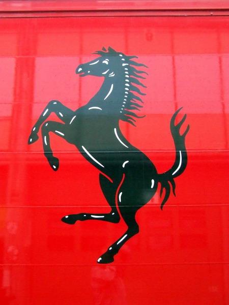 Ferrari Racing Days Brno 2009 odstartoval. Ptek objektivem Jardy Mareka