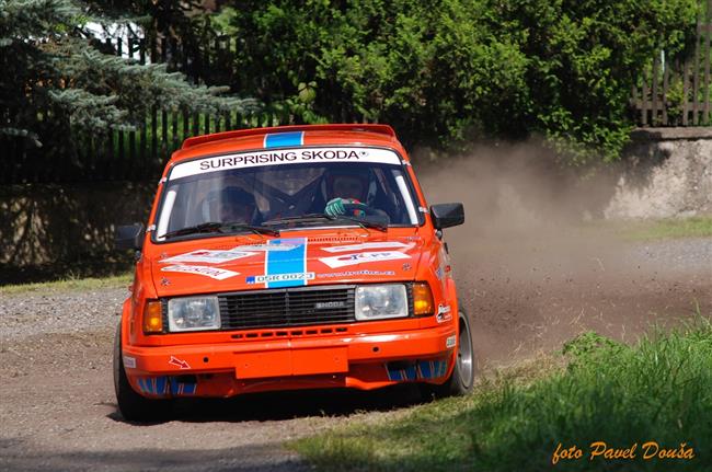 Divck msta na trati Rallye Krkonoe, kterou dopln 2. setkn legend