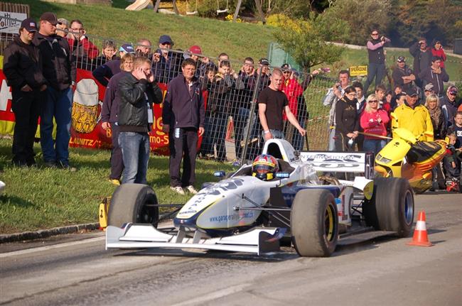 ڞasn Oldtimer GP na Nrbugringu 2010 objektivem A. a P. Malch