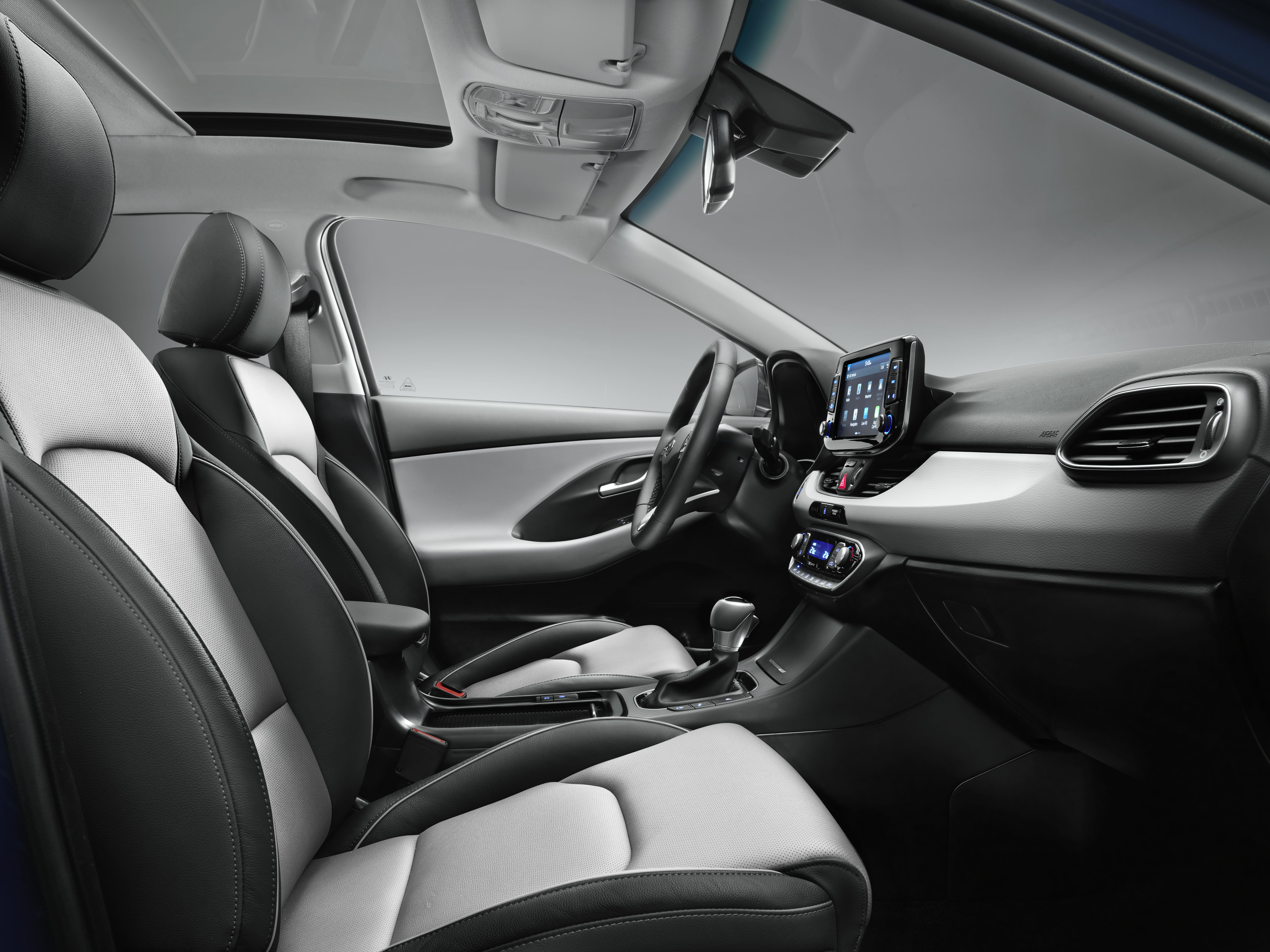 hyundai-i30-new-generation-interior-2-bicolor.jpg