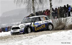 Sněhová premiéra Mini Coopera s Pechem za volantem na Jänner Rallye