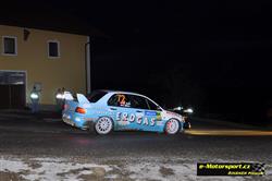 Janner rallye: Úvod ve znamení útoku domácích jezdců a zavahání Škodováků