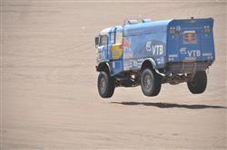 De Rooy ztratil vedení, motory Gyrtech táhnou dál