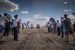 Silk Way se rozjíždí, van den Brink přijel šestý