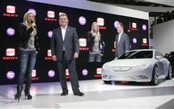 Na letošním ženevském autosalonu na stánku značky SEAT zazářila i kolumbijská zpěvačka Shakira