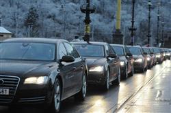 Velkolepé entréé připravilo Audi pro příchod své nejnovější vlajkové lodi Audi A8 Long