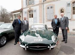 Ženevský autosalon zažil velký návrat. Oslavy 50. výročí vzniku legendárního Jaguaru E type