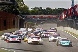FIA GT1: Tomáš Enge a Darren Turner v nedělním hlavním závodě vybojovali druhé místo