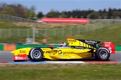 Premiérový ročník Auto GP odstartoval v Brně: Jan Charouz dvakrát bodoval