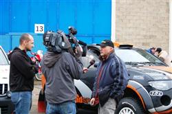 DAKAR 2009 má obrovskou popularitu. Kolem se motá  již přes 80.000 diváků