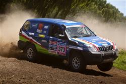 Dakar 2010 :  Dojezd do cíle 2. etapy jezdcům zpestřily fanynky nahoře bez