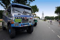 Dakar 2010: Brazilo českou posádku Tatry přibrzdil  v písku zkrat a ztichlý motor
