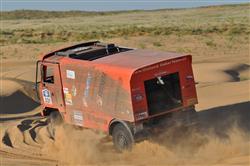 Silk Way 2011: Českých posádek na trati již  řádně ubylo