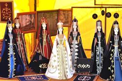 Balalajka zahrála posádkám SILK WAY na rozloučenou již v pátek