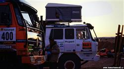 Afrika Eco Race tentokrát pohledem z vrtulníku.