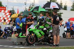 WSBK 2008 v Brně : Náš Patrik Vostárek vyhrál domácí závod Superstock 600 .