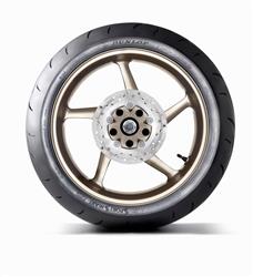 KTM si vybralo pneumatiky Dunlop SportSmart jako obutí pro své vítězné stroje RC8R