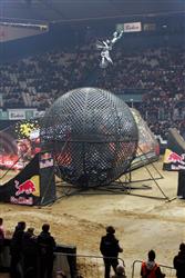 V devátém závodě MS v halovém freestyle motokrosu v Ostravě vyhrál Bizouard