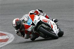 Ondra Ježek na Silverstone předvedl pád v rychlosti 200 km/h.