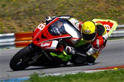 Třída Superstock 1000 v Brně přinesla Michalovi Salačovi druhé místo.