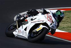 Jonathan Crea ukončil své sobotní působení v italské Imole opět pádem