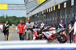 Superbike 2011 : Italové Biaggi s Melandrim zvítězili v Brně. Vidělo je 65 000 diváků.