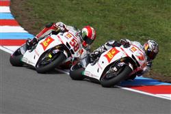 Tragédie zastavila motocyklovou Grand Prix Malajsie 2011: Marco Simoncelli zemřel