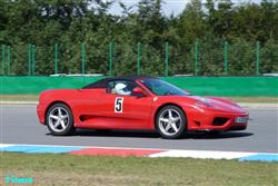 Od března mají čeští motoristé možnost sbírat sklenice Ferrari z limitované edice
