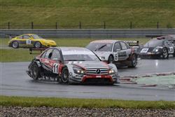 Most podruhé: MB AMG DTM. v letošních tříhodinovkách ještě neprohrál
