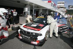 Brněnský tým Šenkýř Motorsport dosáhl v tříhodinovce v Mostě na „double“