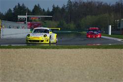 Miroslav Forman se představil v Brně s vozem Porsche  997 GT 3.