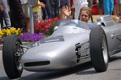 Novopečený mistr světa F1 Sebastian Vettel trochu jinak. Série fotek !!