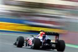 Během odpoledního tréninku F1 Mark Webber na žlutých získal nejrychlejší čas