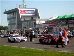 Nedělní druhá příčka našeho Jarka Janiše a Leonida Machitskiho v závodu FIA GT3 !!