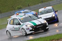Premiérový Renault Clio Cup Bohemia 2011 vyvrcholil na okruhu v Brně