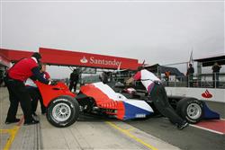 A1GP: Erik Janiš se ve formuli při testech postupně zrychluje