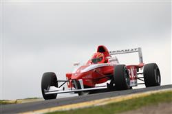 Britská Formule BMW na skotském Knockhillu a Josef Král   na bedně. Celkově je vícemistrem !!
