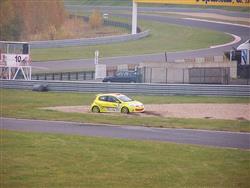 Den otevřených dveří v Mostě na autodromu opět lákal až do tmy