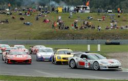 Letní Most: Skvělá stíhací jízdě Ferrari F430 týmu MENX až pro BRONZ