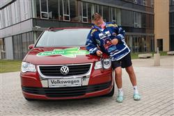 Herec Pavel Nový jezdí za polovinu s Touranem EcoFuel