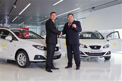 Zástupci České pošty převzali 121 vozů SEAT Ibiza ST.