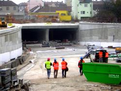 Ministr dopravy je znepokojen a posílá na ŘSD kontrolu hospodaření