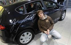 Snowboarďák Jiří Mádl nemá řidičák, ale již dostal Leon 1.9 TDI