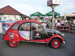 Většina klubů 2 CV z celého světa přislíbila účast na srazu ''kachen''.