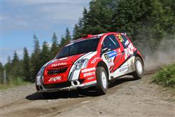 Finsko : Jihlavský Martin Prokop v závěru soboty poskočil do vedení v JWRC !!