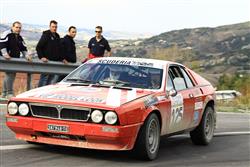 Kalendář legendárních rally aut můžete mít i na dobírku