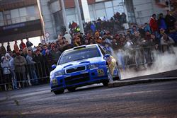 Václav Pech a Mirek Topolánek s modrou Fábií WRC kralovali v Praze společně již potřetí