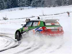 Spolehlivý výkon vozů Fabia Super 2000 na brazilské rally přinesl Škodě druhé, třetí a čtvrté místo