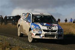 Martin Semerád výborně rozjetou Britskou rallye nakonec kvůli havárii  nedokončil