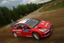Britská rallye: Vítězí dvojice  Fordů. Bronzový Loeb opět mistrem světa